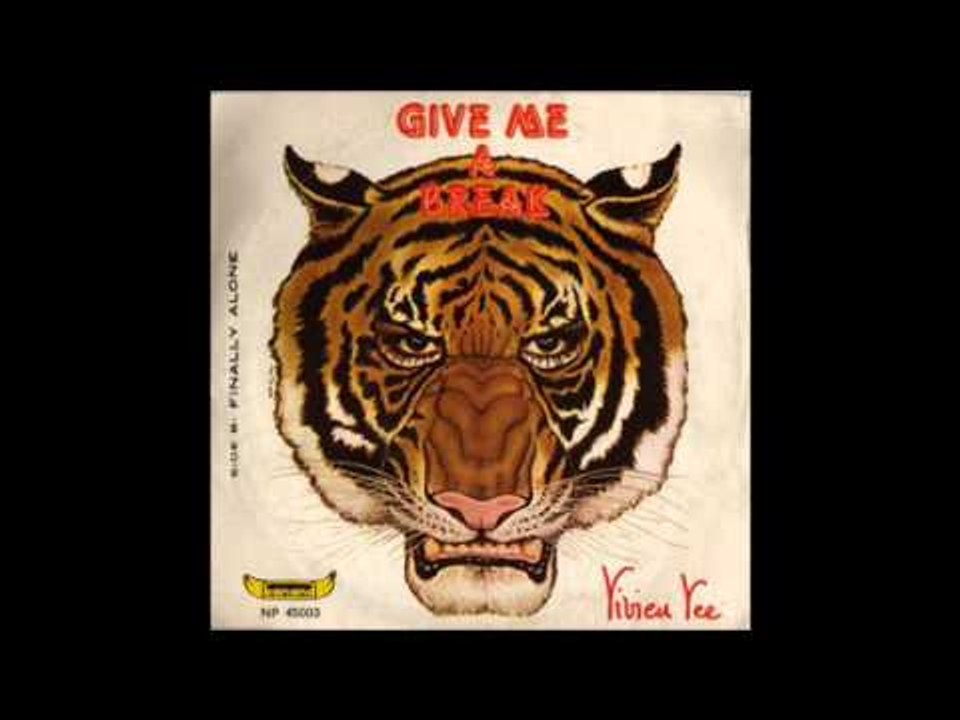 Vivien Vee - Give Me A Breack