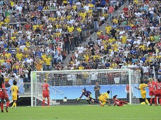 Jess Fox goes for gold, golf debuts and swimmers look to add to Kyle Chalmers success