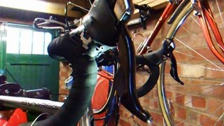 Replacing the gear cable on a Shimano 105 shifter.