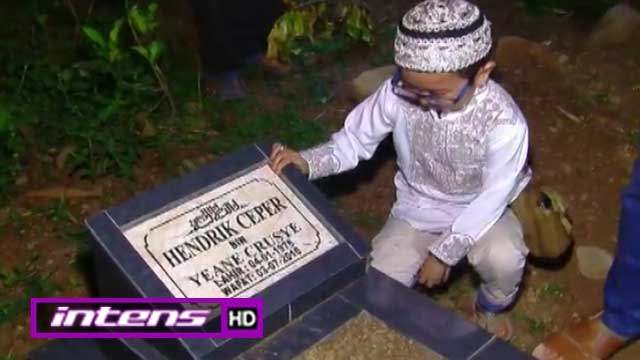 Daus Mini Dkk Ziarah Ke Makam Alm. Hendrik Ceper - Intens 12 Agustus 2016