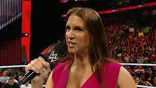 Woow OOPS this is impossible Wwe Raw Stephanie McMahon beats him Roman ...