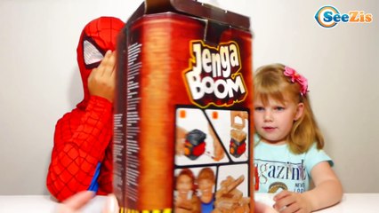 SPIDERMAN. Видео для детей. Человек Паук и Ника играют в игру Дженга Бум. Jenga Boom Hasbro