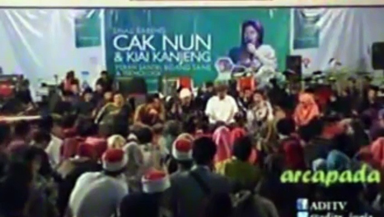 Cak Nun Mocopat Syafaat Bersama Kiai Kanjeng SALAH SATU CIRI MANUSIA ADALAH DIA BERADAB Part 2 of 2