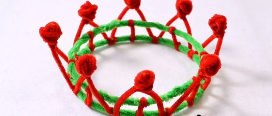 Vidéo 30 photo Projet facile pour enfants— Comment faire une couronne avec bâton de chenille