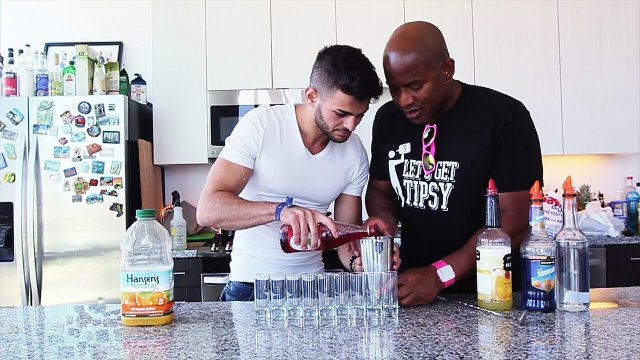 Un Cocktail de FOU ! Le Rainbow Shot Feat Tipsy Bartender