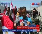 بالفيديو..وصول المصريين المحررين من قبضة مسلحين فى ليبيا إلى معبر السلوم