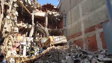 Üzerine Beton Parçası Düşen İş Makinesi Operatörü Yaralandı - Bursa