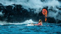 Alison Teal surfe à côté d'un volcan en éruption