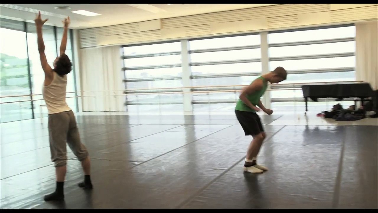 Dancers - Extrait (3) VOST