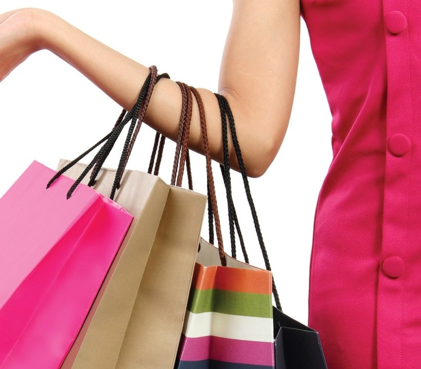 Phải làm gì khi vợ hoặc bạn gái của bạn “nghiện” shopping?