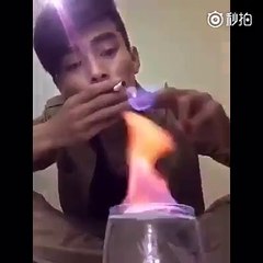 Öce Sigarayı Sonra Kendini Yakan Eleman