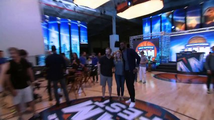 Crazy Amy - Featurette Lebron James (4) VO