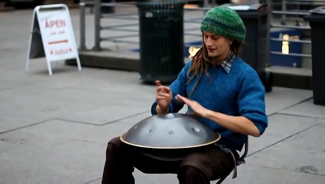 Amazing street performer plays cool instrument!!