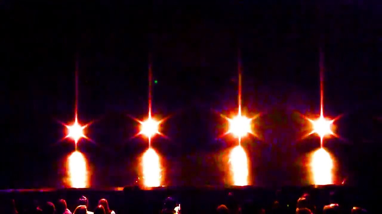 Amazing Tron Dance performed by Wrecking Orchestra