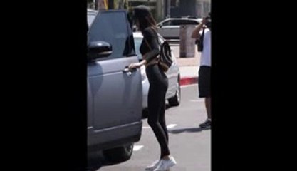 Kendall Jenner - Hot Little Booty in Leggings   Pokies_(320x240)