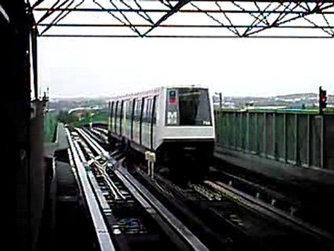 VAL206 : Départ de la station Jolimont sur la ligne A du métro de Toulouse