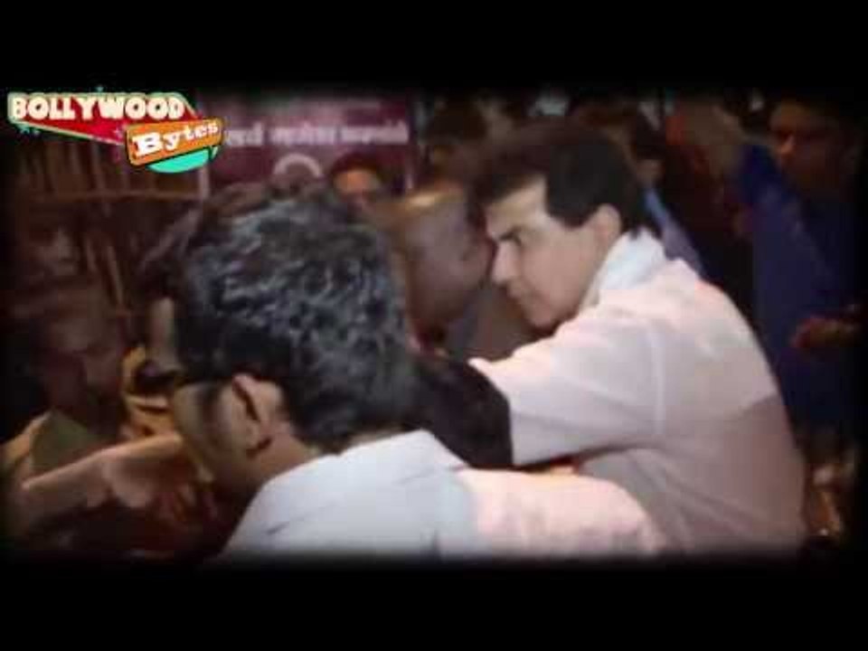 Jeetendra ABUSES fan in public