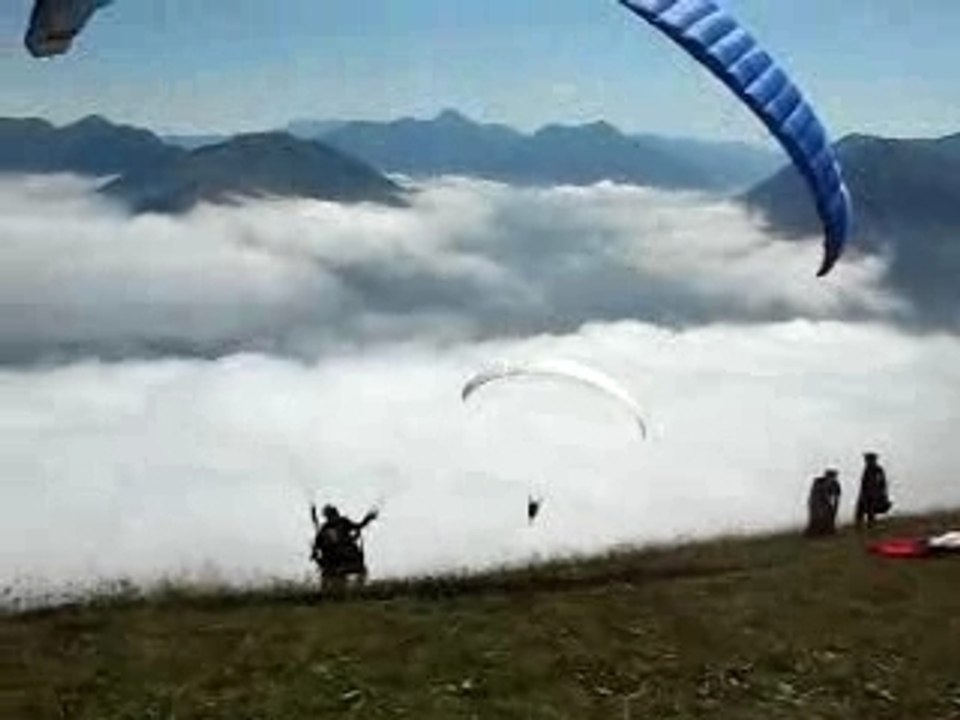 decollage superbagnere parapente pyrenees