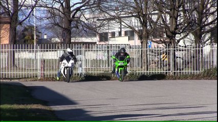 Yamaha R1 Vs Kawasaki ZXR 400 0-100