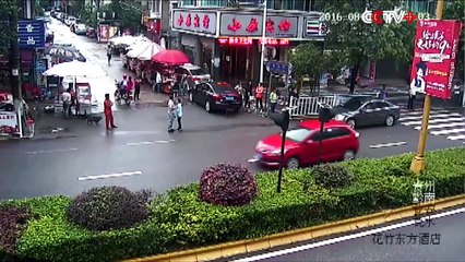 Panique en Chine : 20 personnes attaquées par un chien enragé !