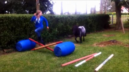 Sexy girl riding Horse !!