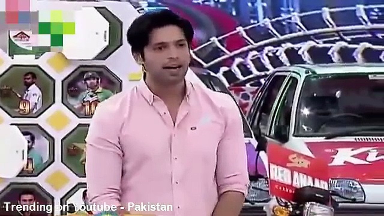 How Fahad Mustafa Insulting A Girl Over Her Make Up