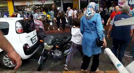 VATANDAŞ BİRBİRİNİ EZDİ...