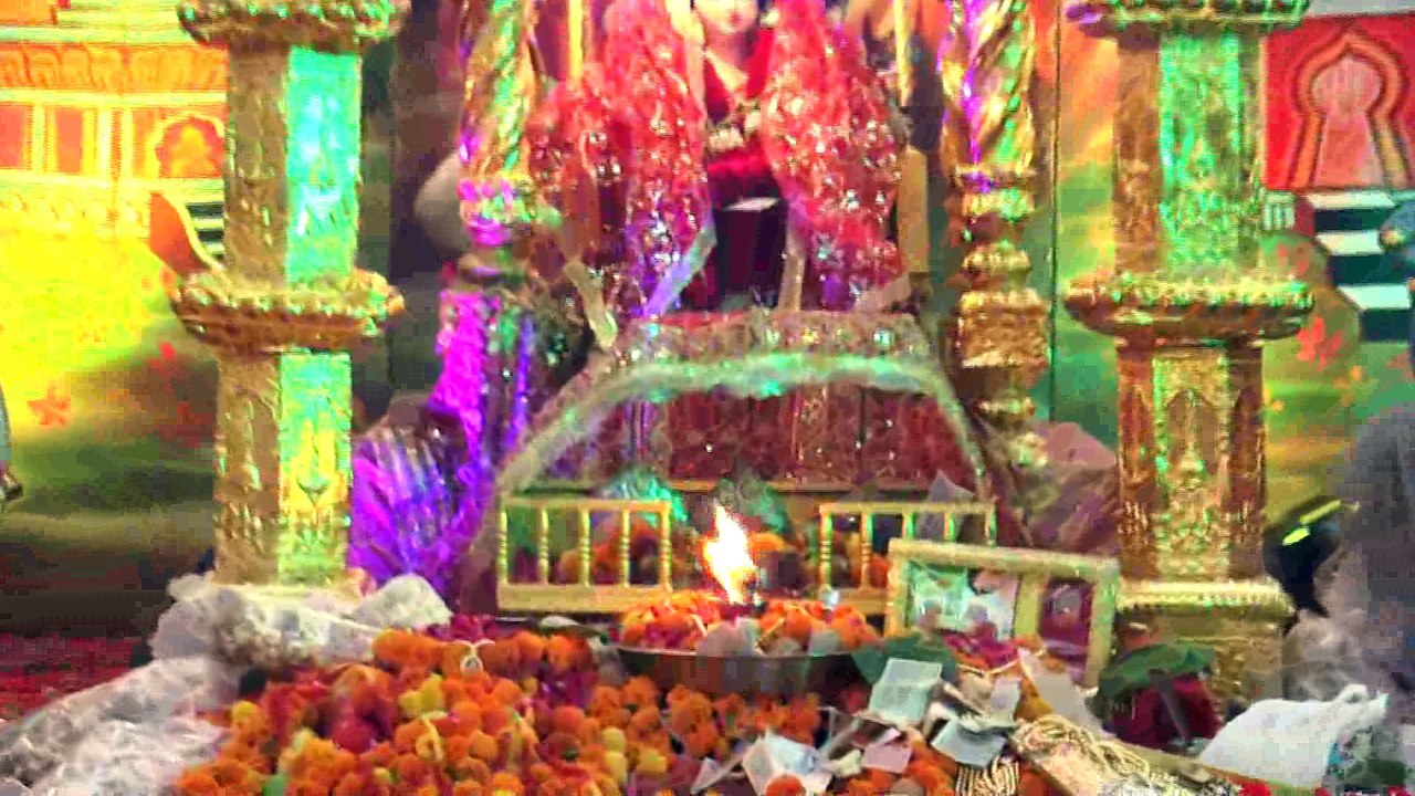 "Bhar Laiye Maa Di Chowkiyan Bhar Laiye" - Mata Ki Chowki, Mata Ka Jagran By Vivek Sarna - 9810164147