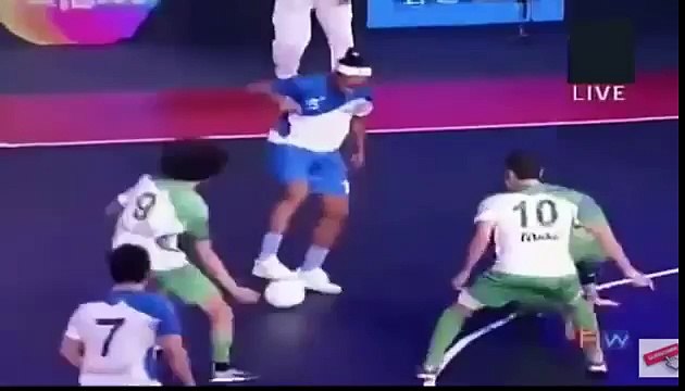 Ronaldinho Fantastic Skill and Nutmeg India Premier Futsal Bangalore Vs Goa Scholes vs Ronaldinho