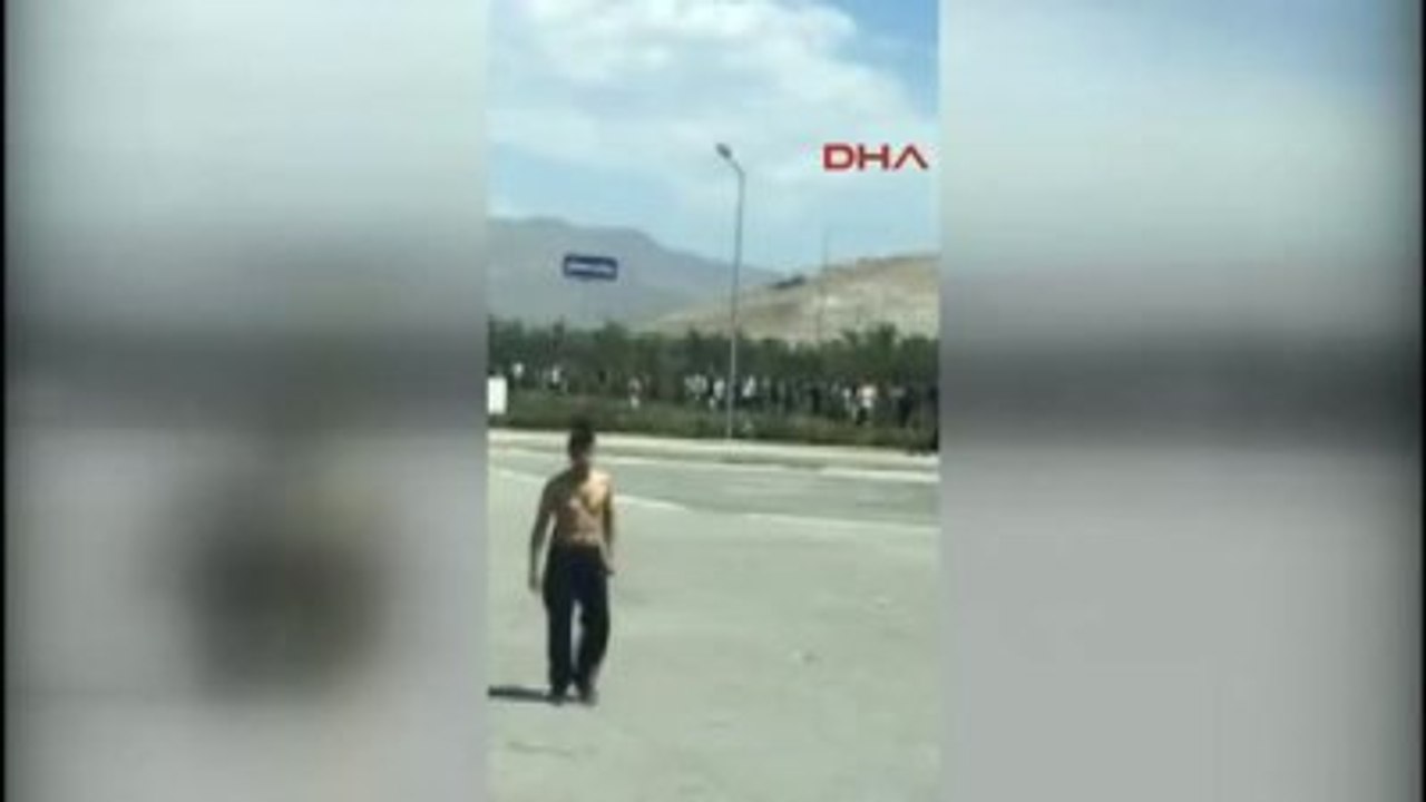 Otobüs Şoförü de Yaralandı