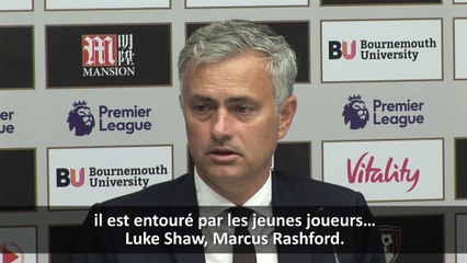 Man United - Mourinho : ''Il faut oublier les 34 ans de Zlatan''