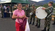 Ejército de Colombia le toca “la pollera colorá” a venezolanos que cruzan la frontera