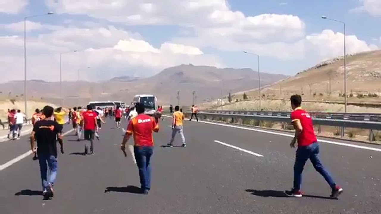 Napad na autobus