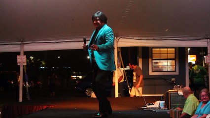 Marshall Matthews sings 'Heartbreak Hotel' Elvis Week 2016