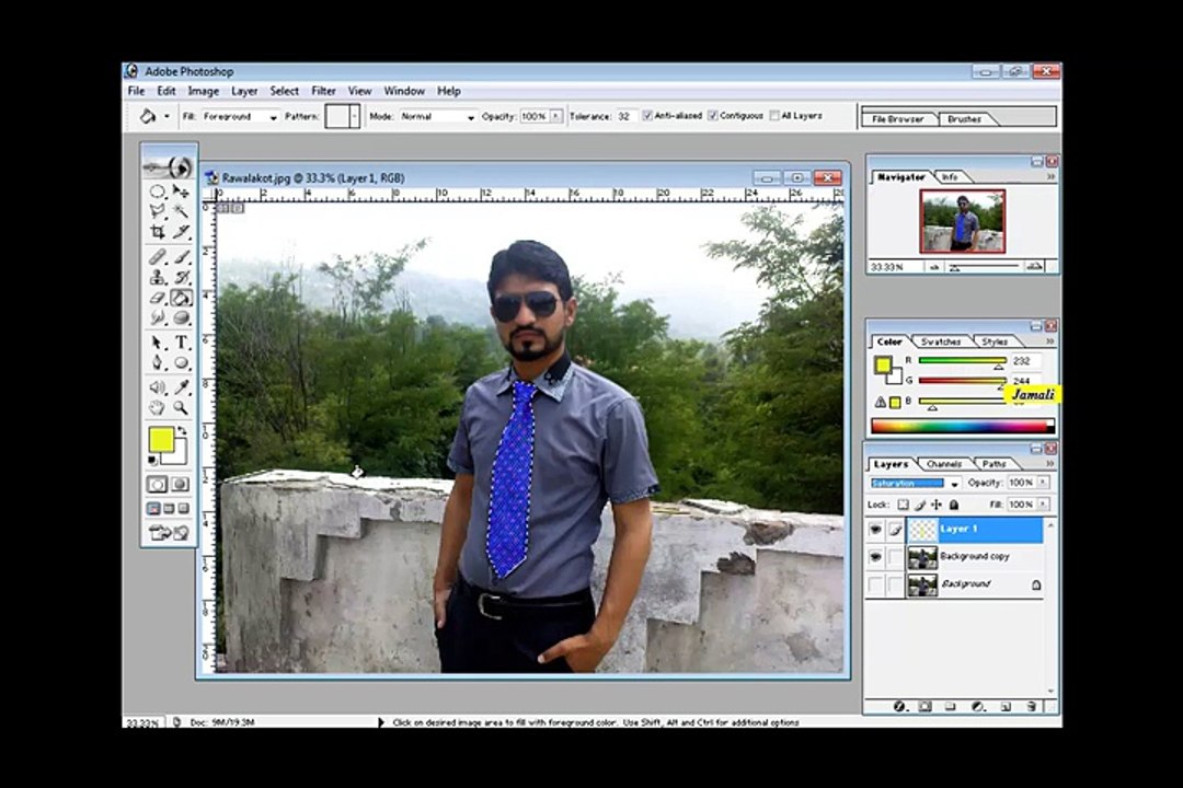 How to Change a Tie color in professional way  in adobe photoshop 7