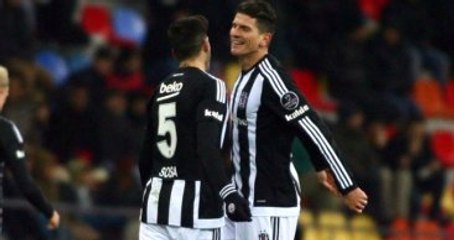 Beşiktaş, Jose Sosa'yı Milan'a 7.5 Milyon Euro'ya Satıyor