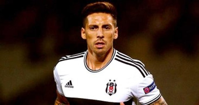 Beşiktaş, Jose Sosa'nın Milan'a Gittiği Haberlerini Yalanladı