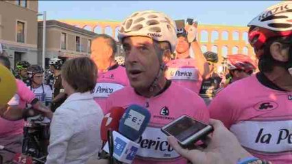 2.500 ciclistas acompañan a Pedro Delgado en su marcha por Segovia