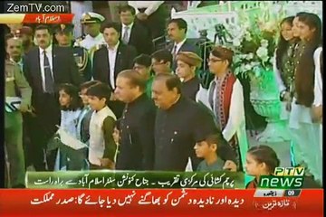 How People Met With General Raheel Sharif At The End Of 14th August Celebrations