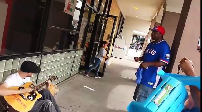 Amazing jam session - Three random guys sing together