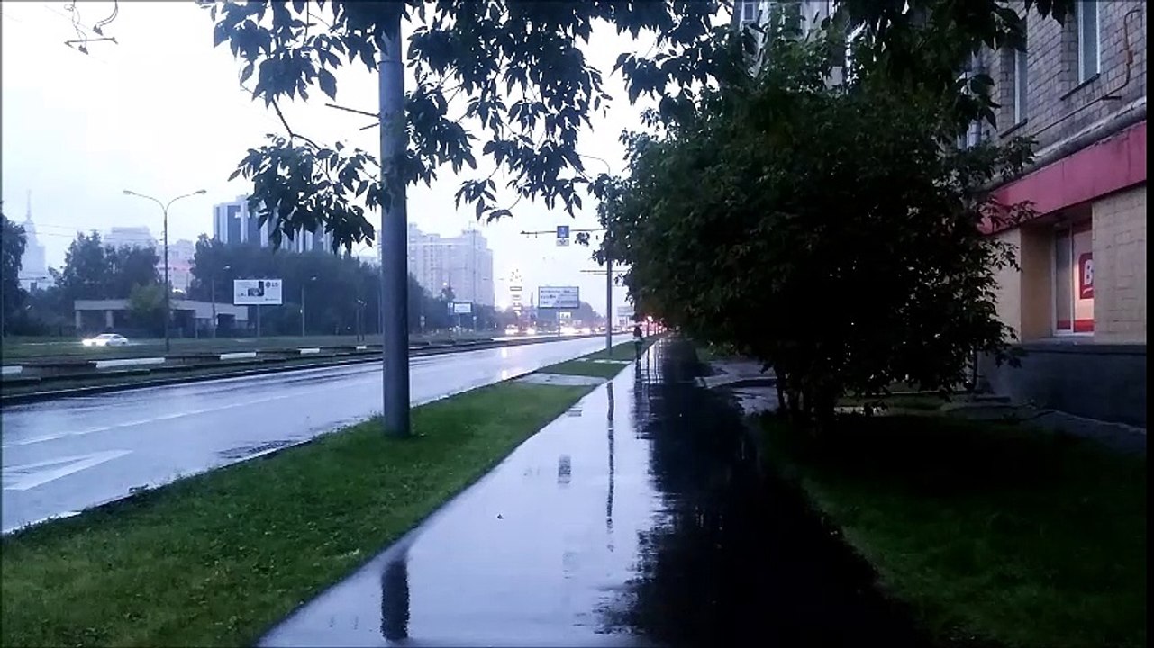 В Москве пошел дождь, погода 14.08.2016