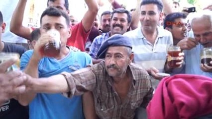 Antalya Finike 15 Dakikada 2 Kilo 300 Gram Bal Yedi -2