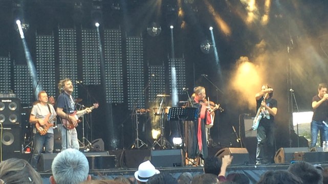 Emir Kusturica & The No Smoking orchestra à Couvre Feu