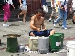 Amazing Street drummer - One of the best i ve seen.
