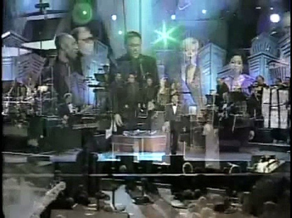 'Hey There Lonely Girl' Live!