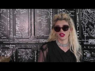 Albanese Era Istrefi dankt social media voor wereldhit