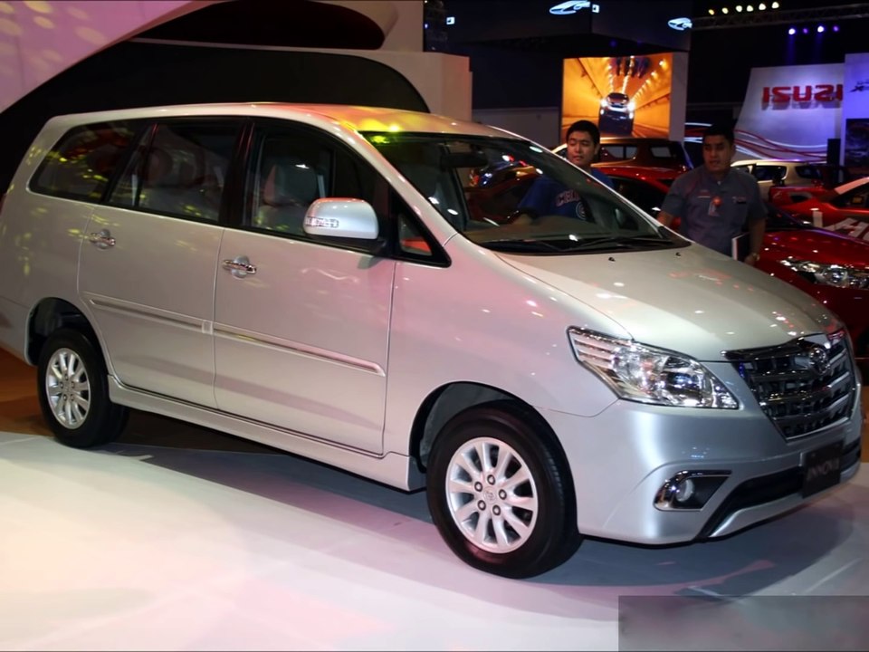 Toyota Innova hoàn toàn mới - 0906.08.0068