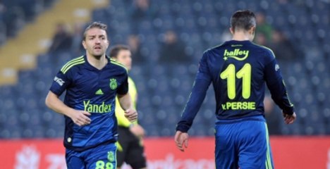Van Persie ile Caner Tekrar Aynı Takımda Buluşuyor!