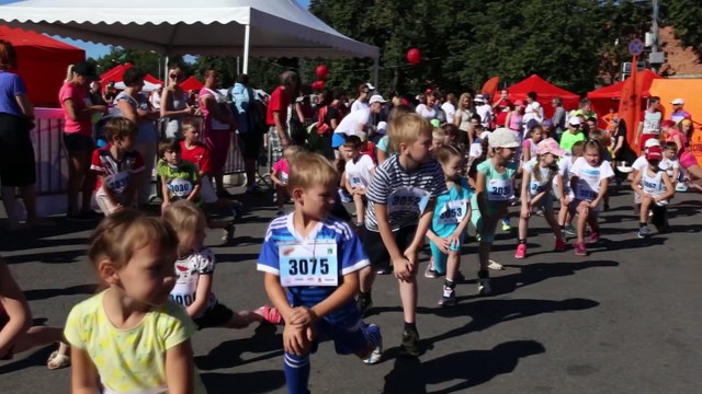 Кинокомпания «Союз Маринс Групп» приняла участие в полумарафоне «Кремлевская Стена» 2016