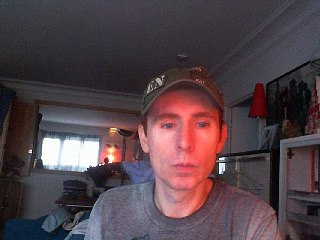 Wiwi égratigne "focus" d'Ariana Grande